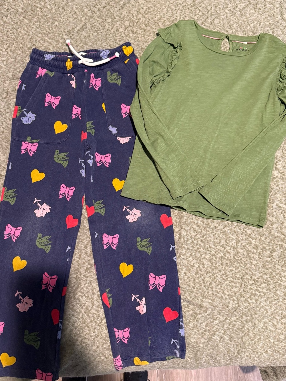Boden Green Ruffle-Sleeve Top with Navy Heart & Bow Print Pajama Pants